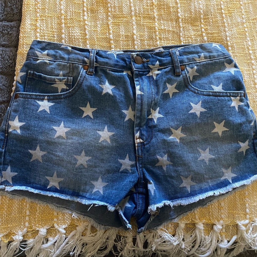 Forever 21 denim star shorts. size- 29